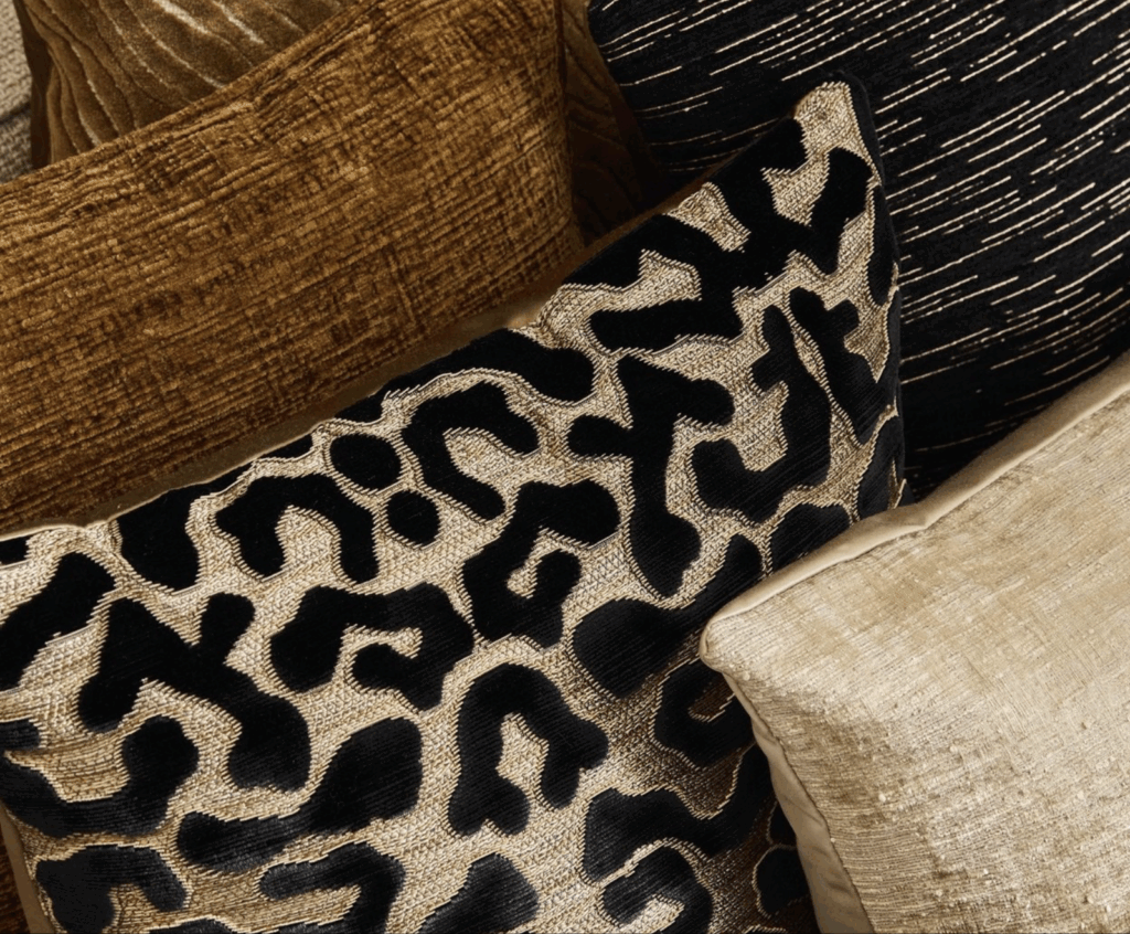 Wrendale Designs - Knuffel - Daphne de Cavia