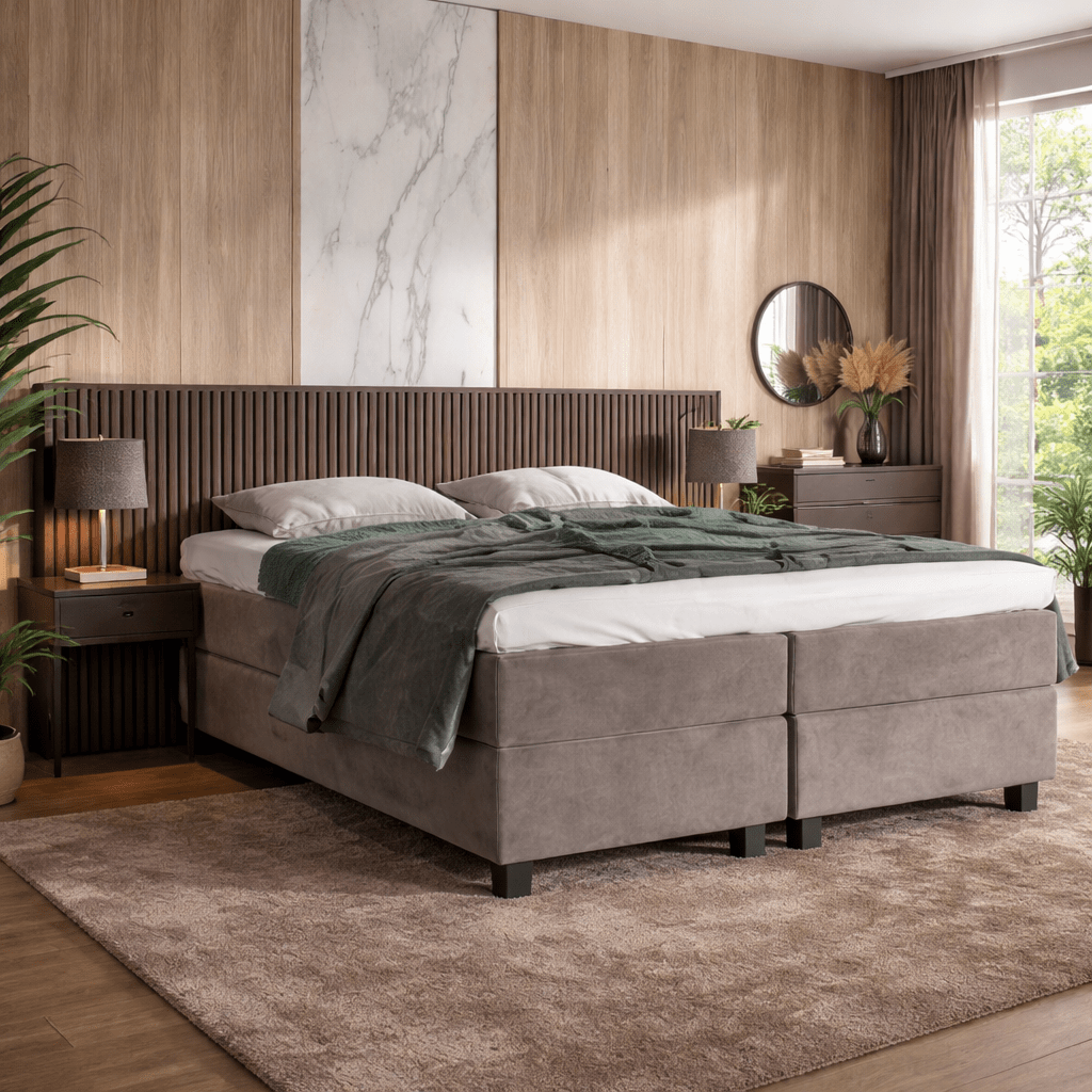 Detail van het tweedelige hoofdbord van het Van Os Ledikant Marriott.