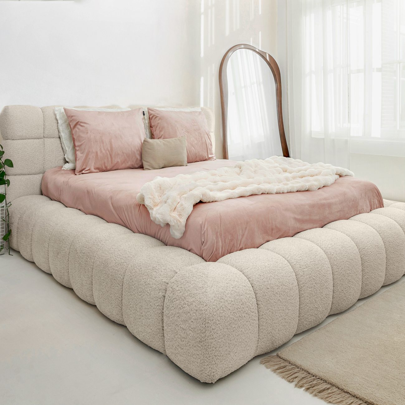 UIT VOORRAAD Adore Ruby 180x200 Zonder matras - Afbeelding 4