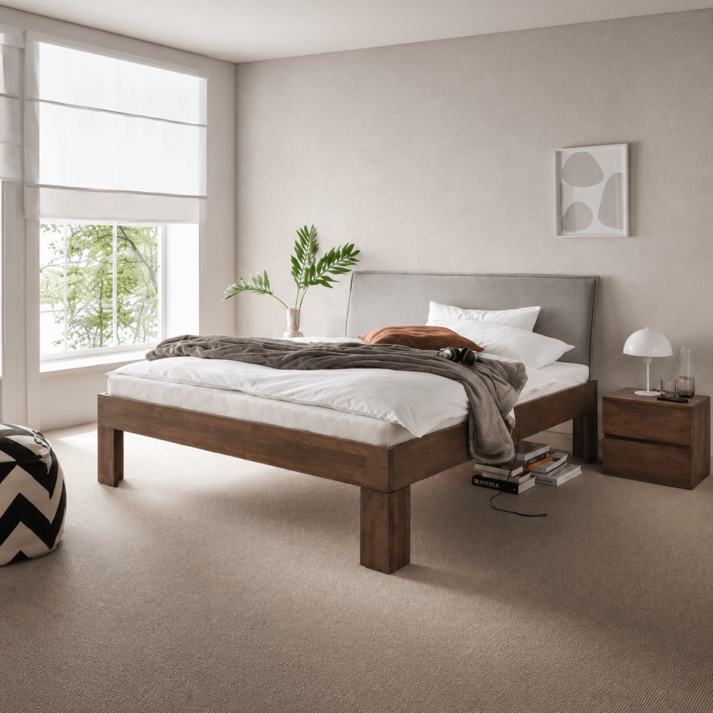 Luxe tweepersoons massief houten bed kopen van het merk Van Schaik Nordic Mokka
