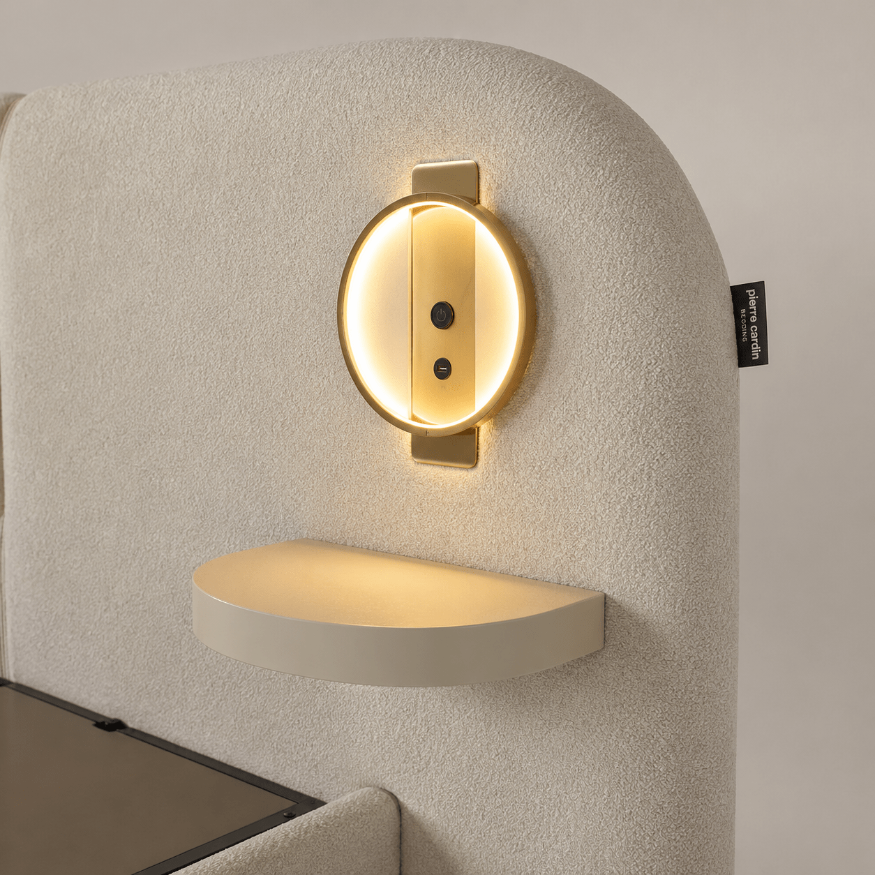 Geopende opbergruimte van het Pierre Cardin OVIEDO opbergbed