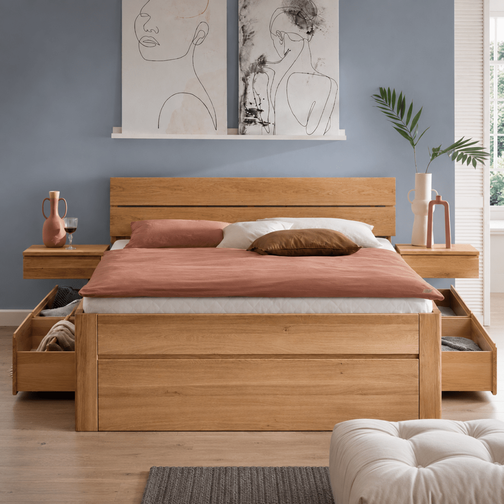 Detailopname van de bedlade en de 55 cm hoge bedrand van massief wild eikenhout
