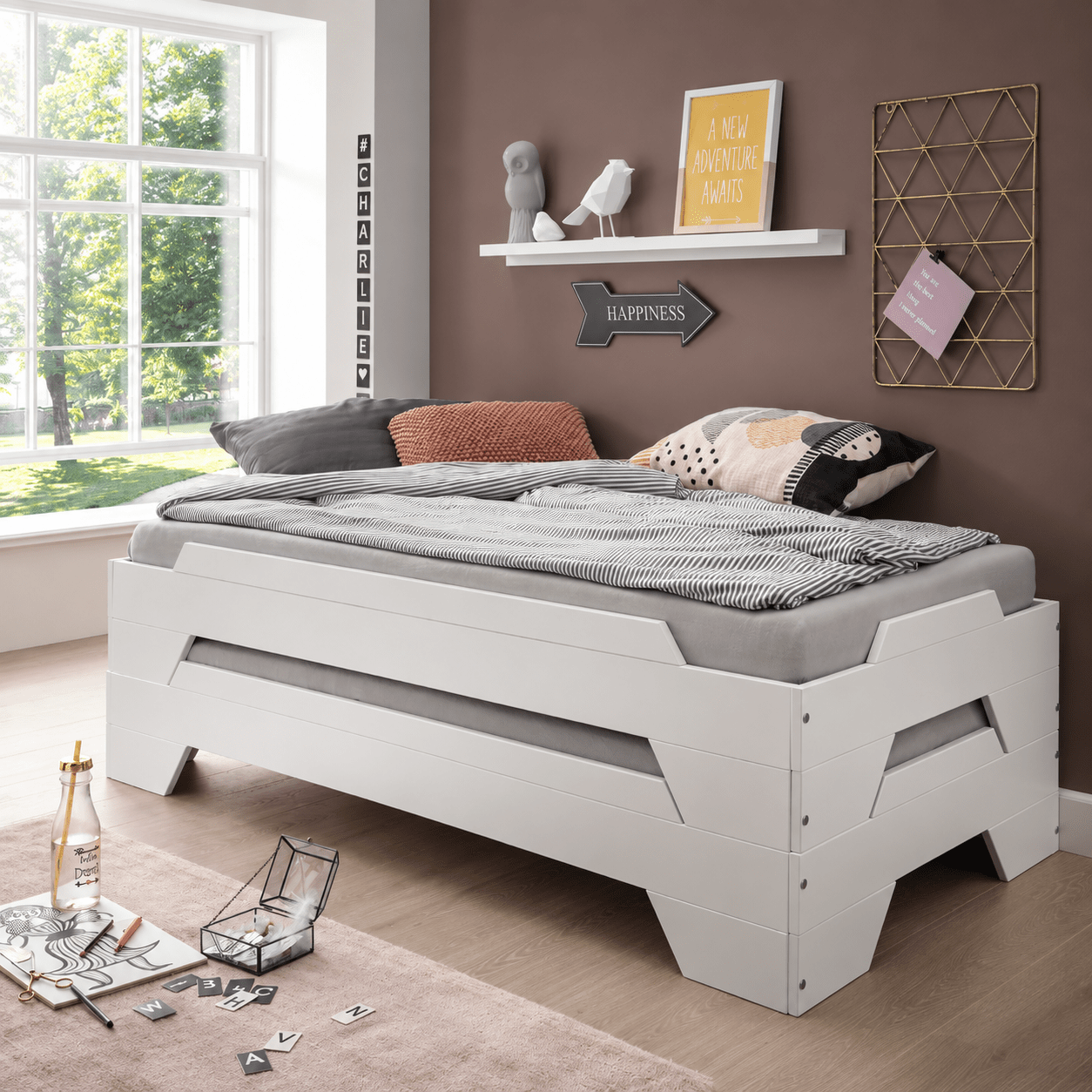 Infanskids ruimtebesparend opstapelbed denver i wit in moderne kinderkamer