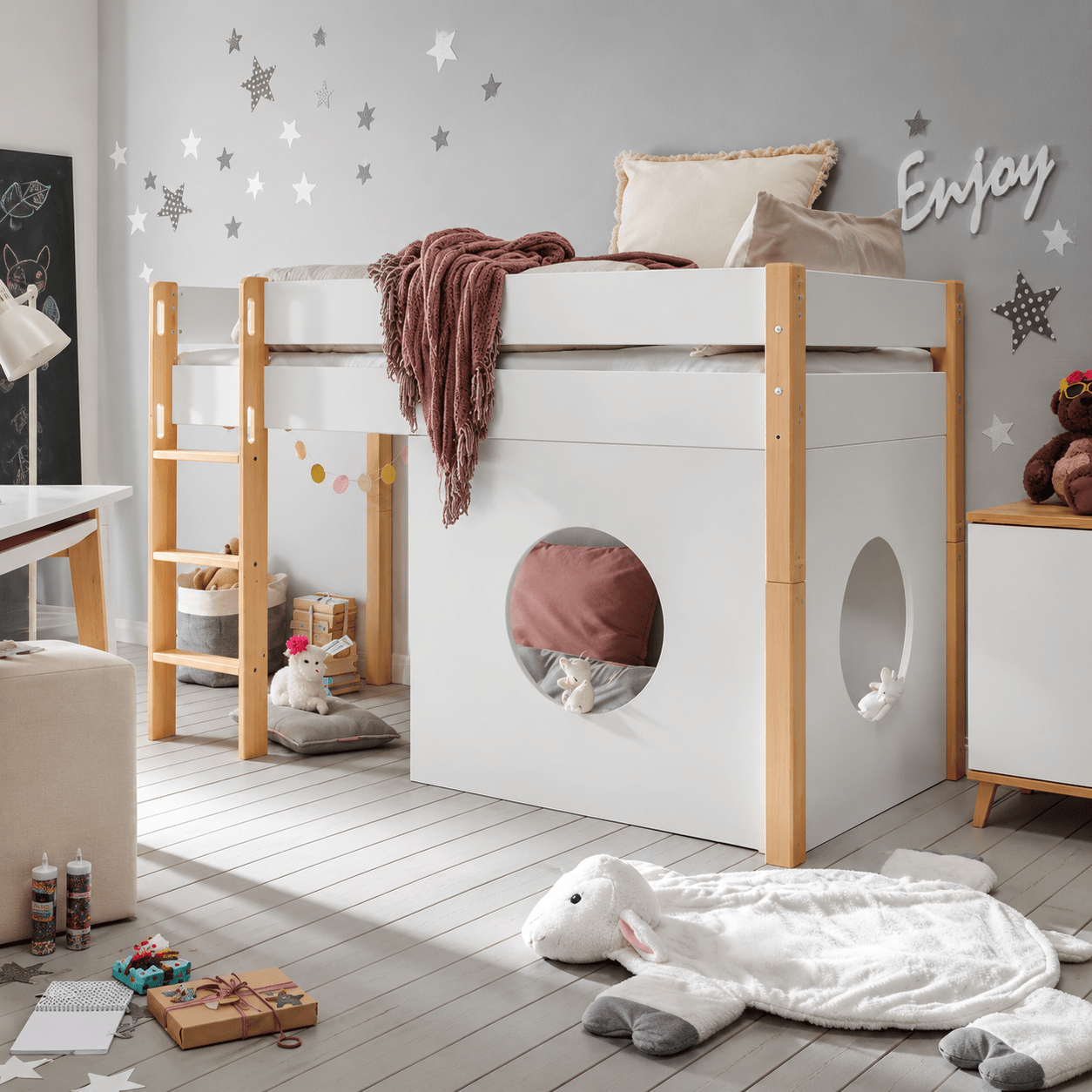 Infanskids Infanscolor halfhoogslaper complete kinderkamer set wit beuken met kledingkast en bureau