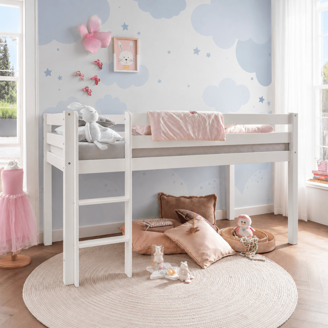 infanskids pino halfhoogslaper wit in speelse kinderslaapkamer